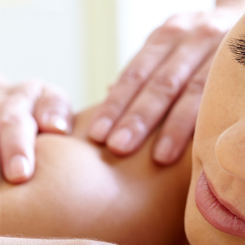 Miért Használ Egyre Több Ember Masszázsolajat?